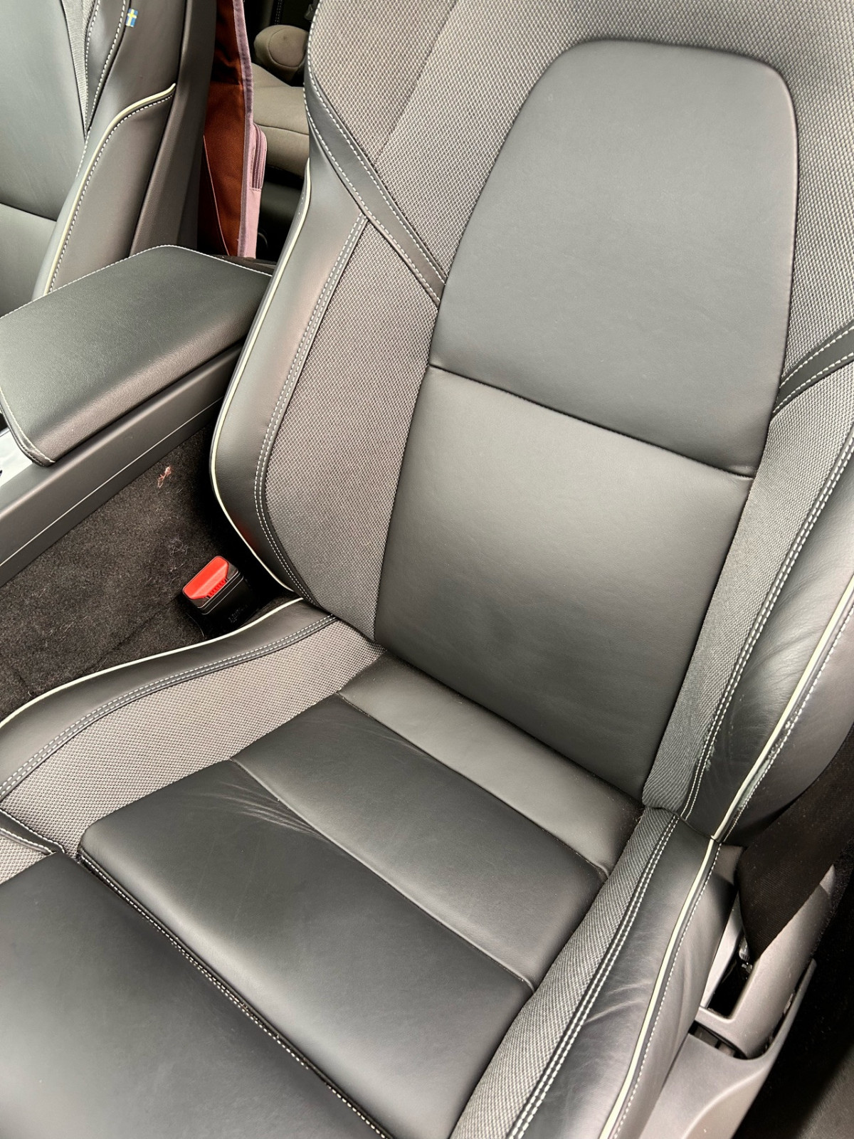 Leder Fahrersitz wirft Falten - XC60 EZ 01/23