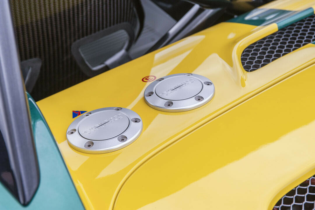 Die Rennstreckenvariante liefert Lotus mit einem sequentiellen Getriebe aus