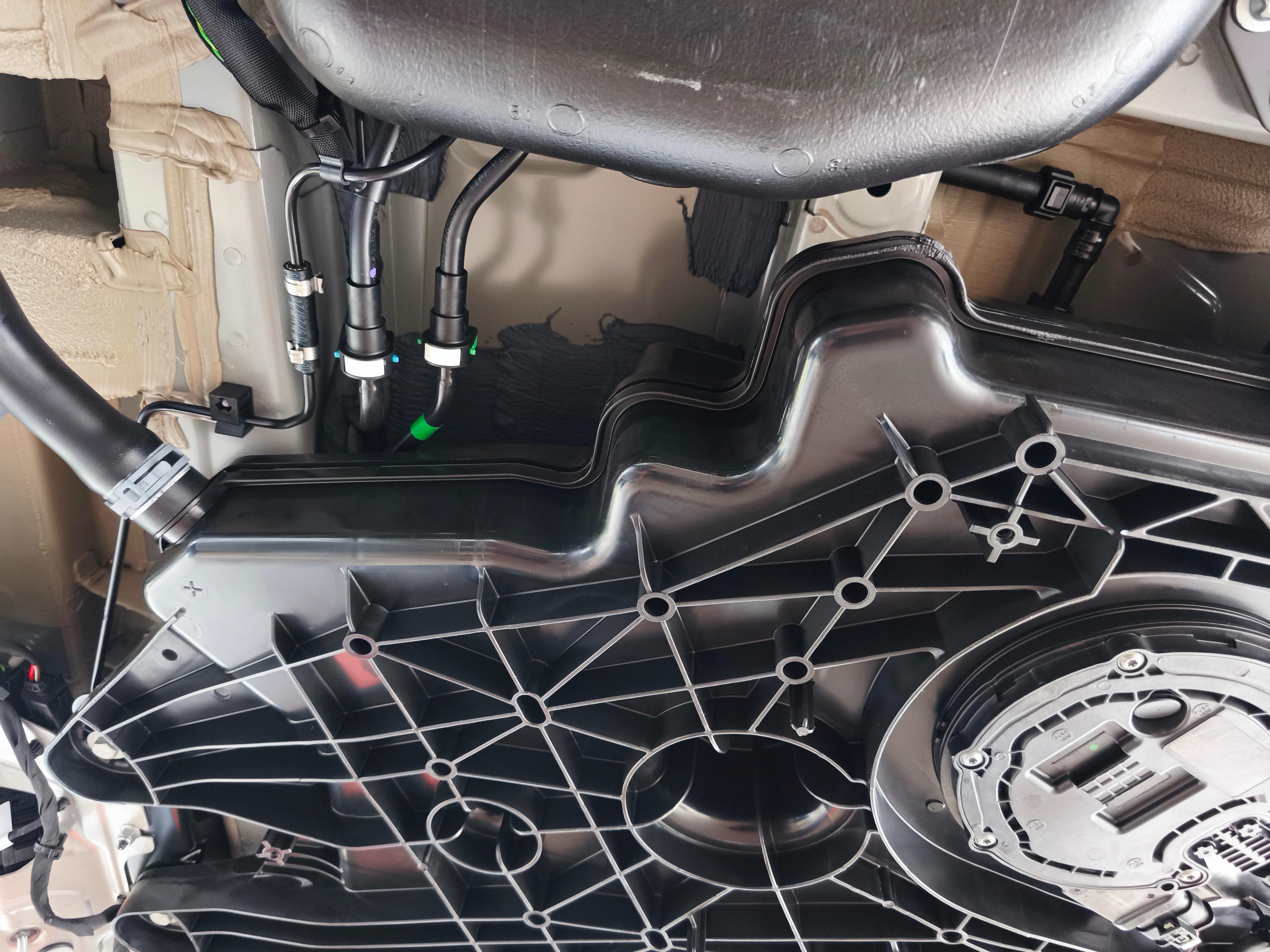 Leitungsführung für WCS Diesel-Standheizung im Vito W447