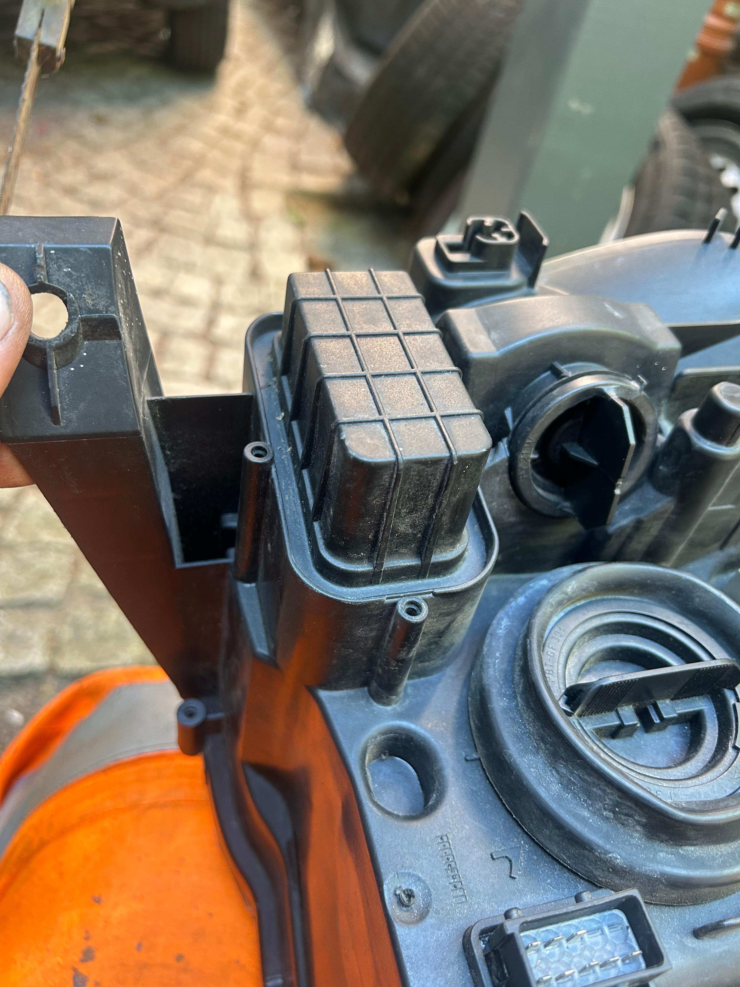 Leuchtweitenregulierung beidseitig ohne Funktion?