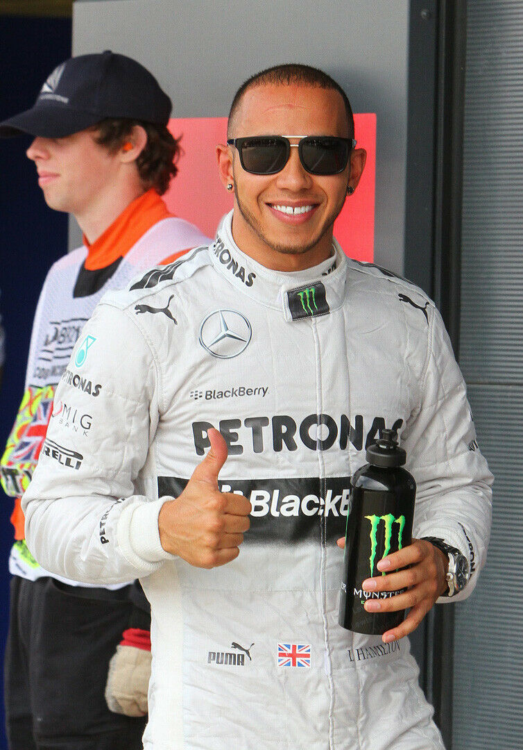 Lewis Hamilton hat gute Laune, er darf morgen von der vordersten Position starten
