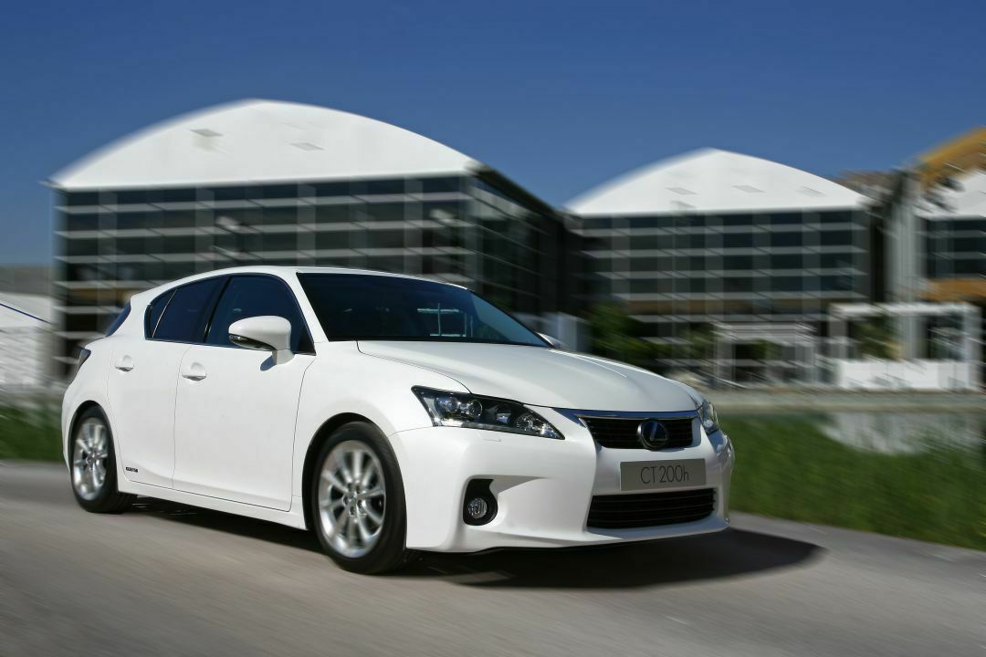 Lexus CT 200h vorne rechts
