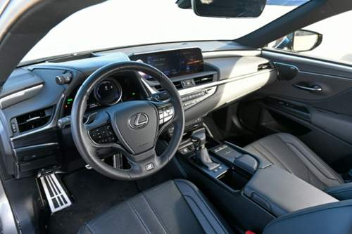 Lexus ES: Blick ins Cockpit: Im Detail überzeugt die Bedienung nicht an allen Stellen
