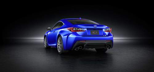 Im Heck des RC F verbirgt sich ein ausfahrbarer Spoiler