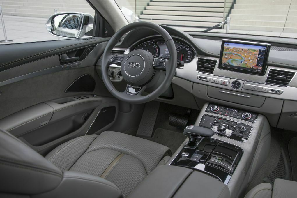 Der Automatikwählhebel passt nicht zum hochwertigen Interieur des A8