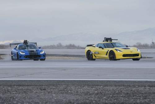 Viper gegen Corvette: Sabine Schmitz und Chris Evans spielen "Top Gear"
