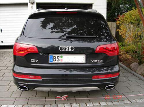 Q7-v12-heckansicht-2
