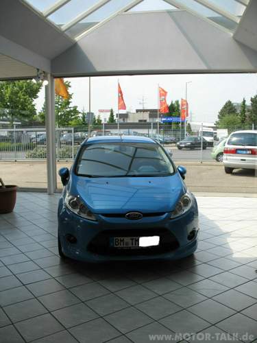 Im Autohaus 1 vorne