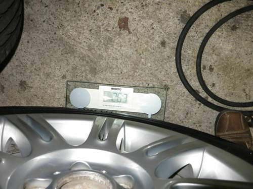 M194-mit-bridgestone-rft-255-40-r17-neu