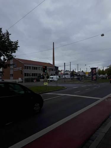 Hier die Ampel zum linksabbiegen