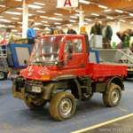 Unimog in rot
