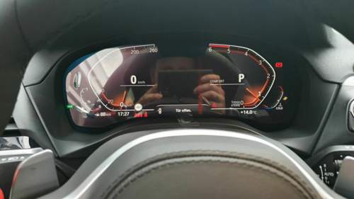 Hier vllt etwas besser zu erkennen. war noch im Transportmodus. Finde es ja irgendwie schade wenn Mitarbeiter bei BMW nicht genau ueber ihre Produkte Bescheid wissen....jpg