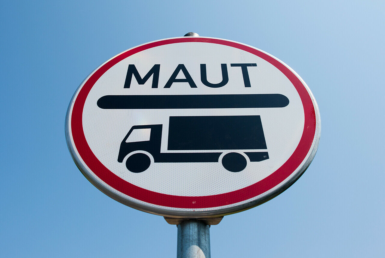 Ab Juli müssen LKW neben Autobahnen auch auf Bundesstraßen Maut entrichten. Ab 2019 wird diese in vielen Fällen entschieden teurer. Branchenvertreter üben scharfe Kritik