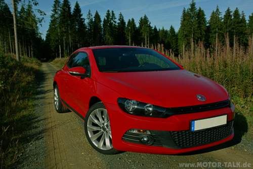 Scirocco-rot-wald-weg-dri