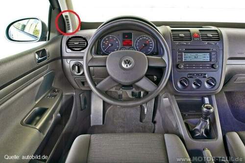 Vw-golf-v-cockpit