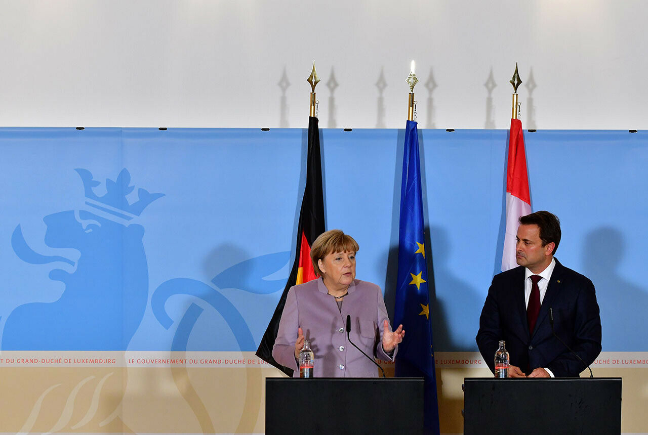 Luxemburgs Premierminister Xavier Bettel kritisierte beim Besuch von Kanzlerin Angela Merkel die deutschen Pläne zur Einführung der Pkw-Maut