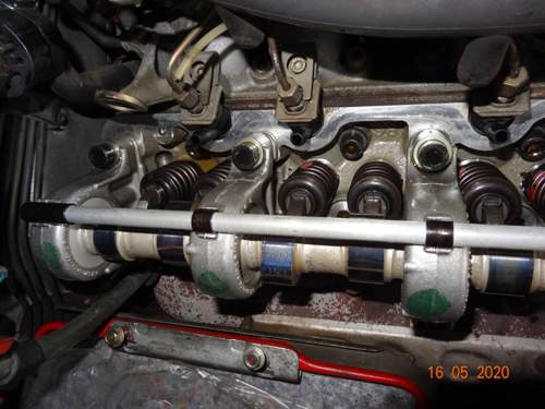 R107-mot-v-oben-ohne-ventildeckel-r-s-02591x