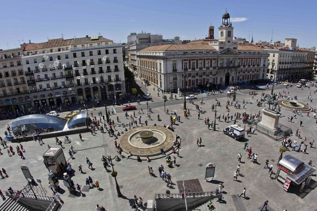 Nur noch Anwohner sollen in der Altstadt rund um den Platz Puerta del Sol (im Bild) mit ihren Autos freie Fahrt haben