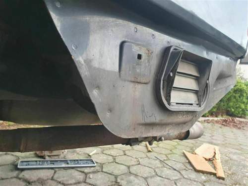 Kotflügelspitze Fahrerseite