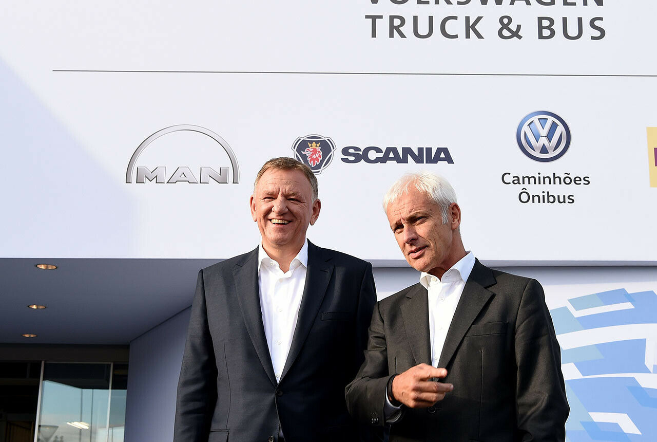 MAN und Scania teilen sich die Arbeit in der Entwicklung unter dem Dach von VW: im Bild VW-Lastwagen-Vorstand Andreas Renschler (l) und VW-Konzernchef Matthias Müller