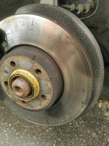 Bremsscheibe vorne links.jpg