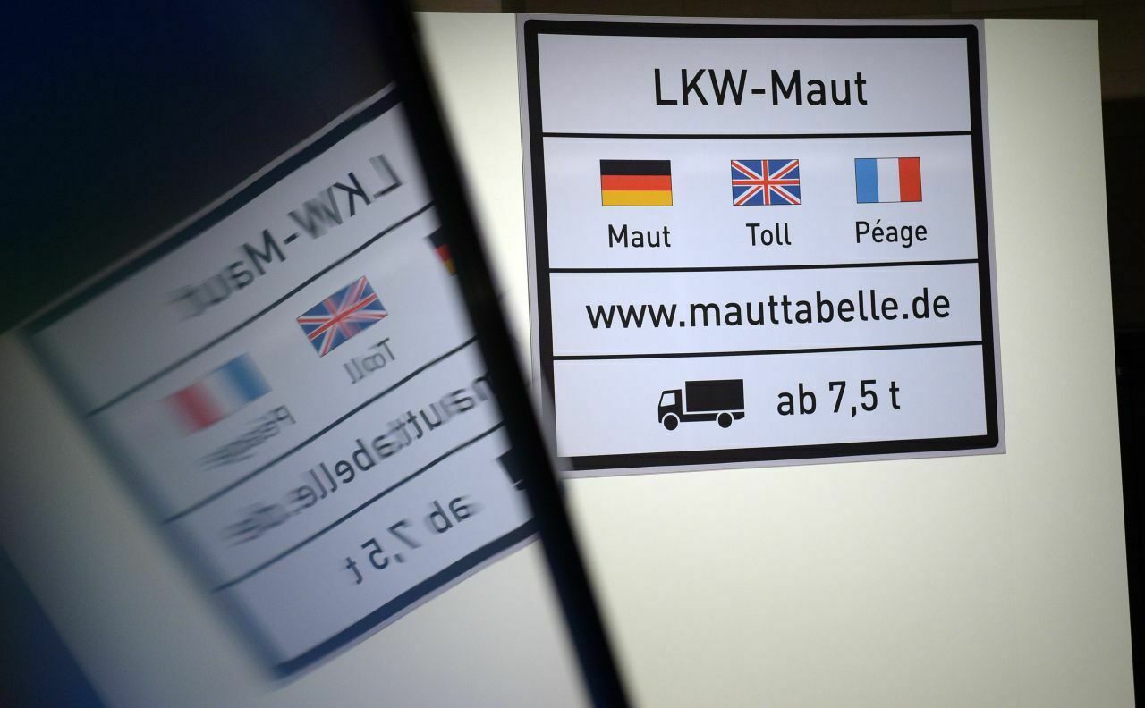 Die Lkw-Maut brachte 2016 4,6 Milliarden Euro. Ab 2018 wird einneuer Betreiber gesucht