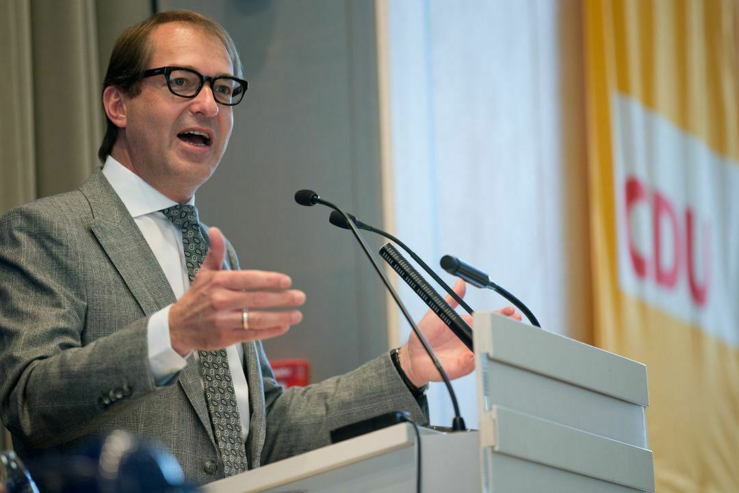 Der Maut-Gesetzentwurf beinhalte "die strengste Datenschutzvorschrift, die wir kennen", sagt Alexander Dobrindt