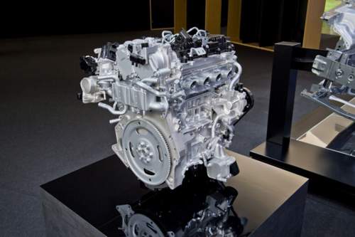 Trotz bis zu 30 Prozent weniger Verbrauch und mehr Drehmoment: Der SPCCI-Benziner soll nicht den Diesel ersetzen, sagt der führende Mazda-Techniker