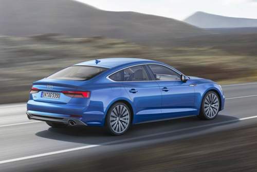 Von schräg hinten wirkt der neue Audi A5 Sportback tatsächlich recht frisch im Vergleich zum Vorgänger