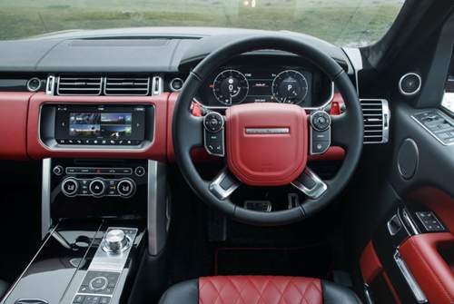 Guten Geschmack kann man sich nicht kaufen, die zweifarbige Lederausstattung im Range Rover SVAutobiography Dynamic schon