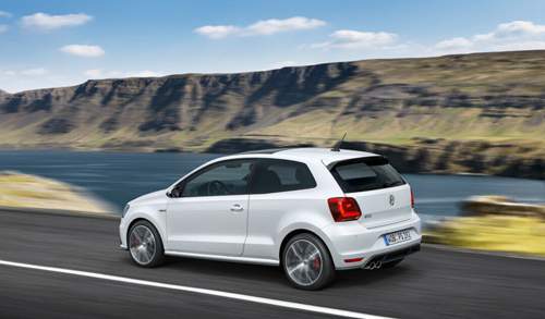 Der geliftete GTI sprintet 0,2 Sekunden schneller als das alte Modell
