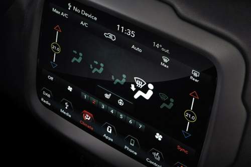 Klimasteuerung über Touchscreen: Das Infotainment brachte Jeep auf den neuesten Stand