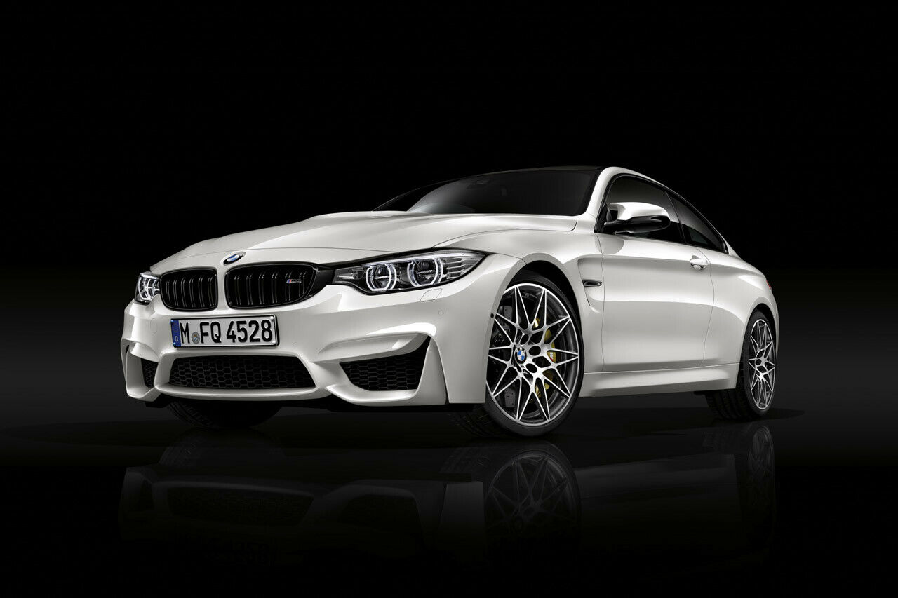 Das Competition-Paket kostet für die M3 Limousine und das M4 Coupé 7.300 Euro. Das Cabrio wird 6.400 Euro teurer