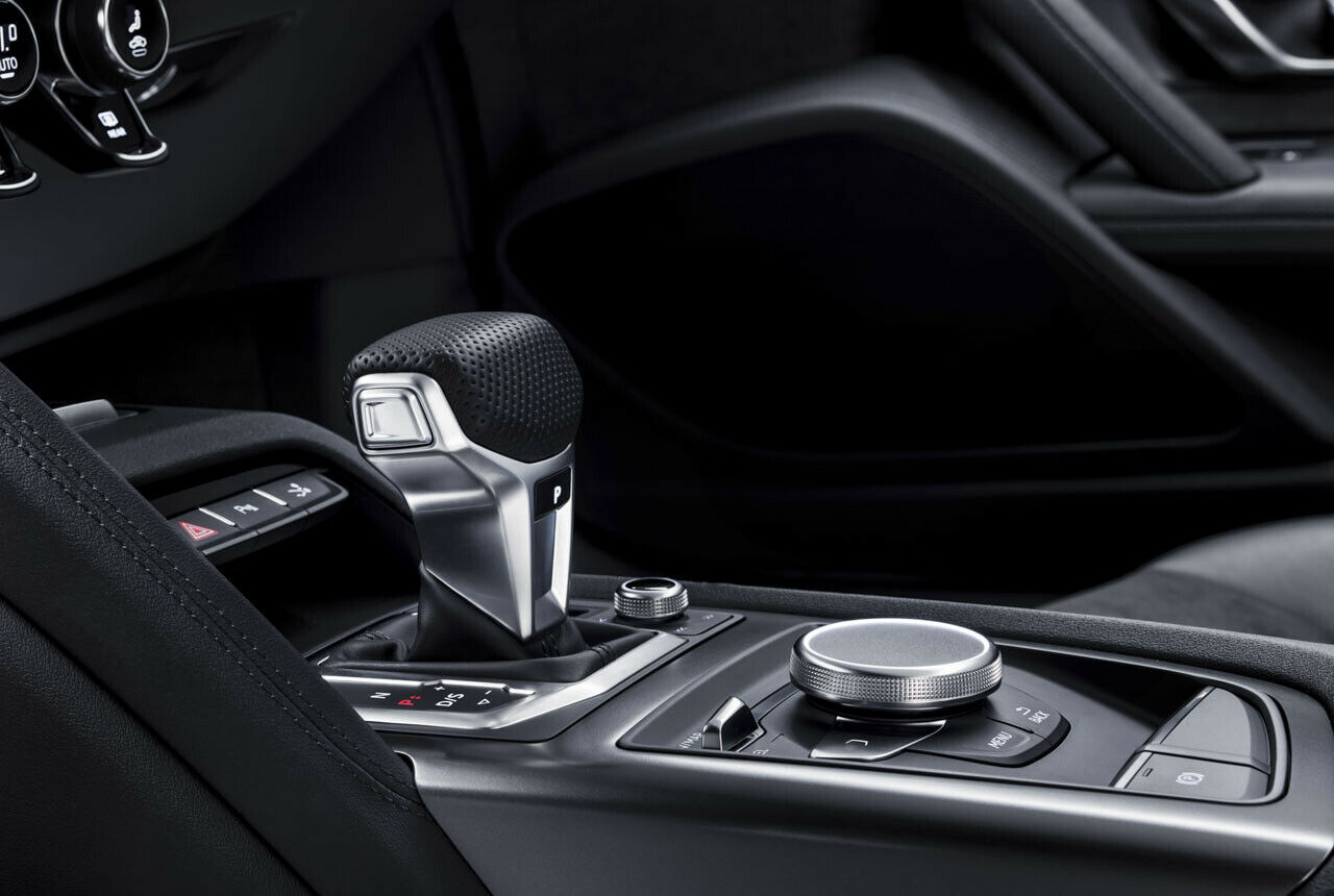 Audi liefert den R8 generell nur mit einem Doppelkupplungsgetriebe an