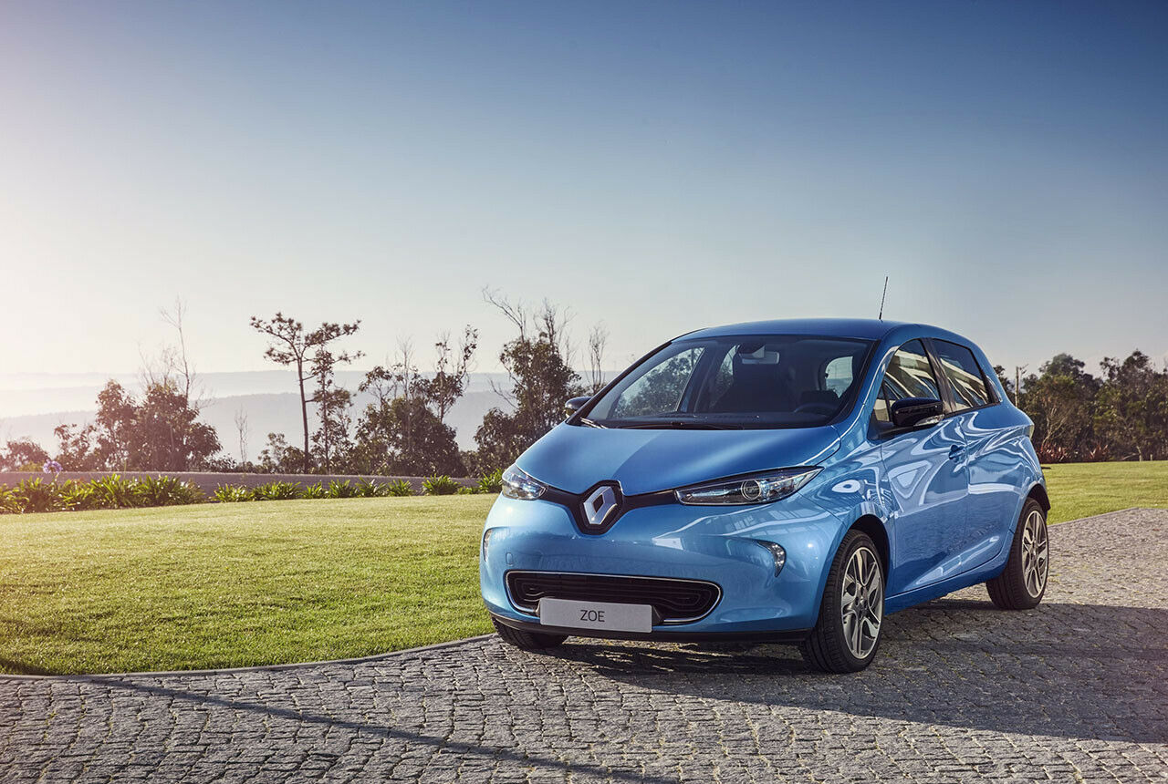 Der Elektro-Kleinwagen Zoe debütierte 2012 auf dem Autosalon in Genf. Im Rahmen der 2018er-Ausgabe könnte Renault eine leistungsstärkere Variante vorstellen