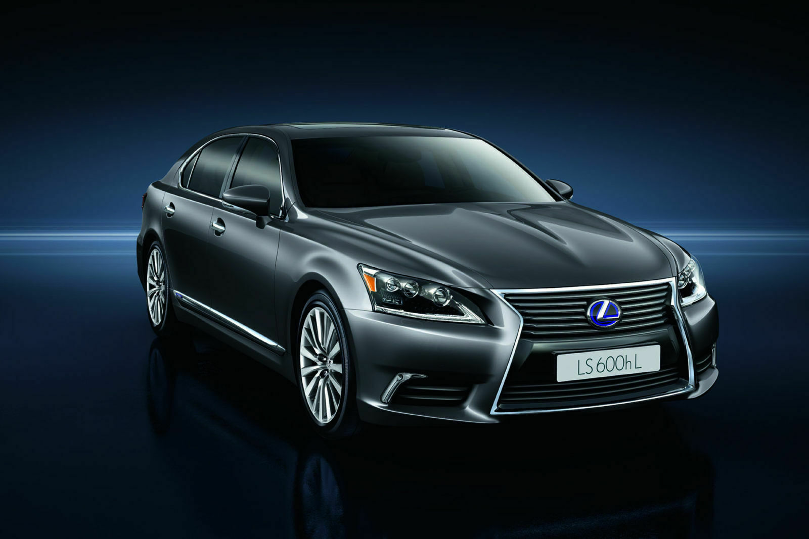 Der Lexus LS sieht jetzt flotter aus