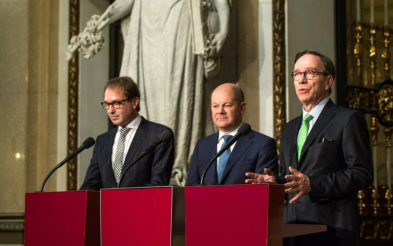 Diskutierten in Hamburg: Die Herren Dobrindt, Scholz und Wissmann (von links)