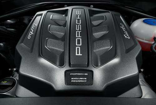 Der 3,6-Liter-Biturbo leistet mit Performance-Paket 440 statt 400 PS, das Drehmoment steigt um 50 auf 600 Newtonmeter