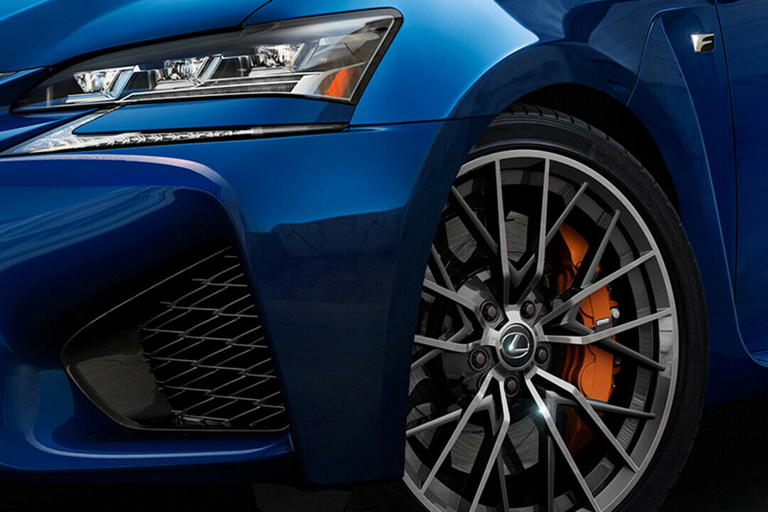 Der Lexus GS-F wird in der oberen Mittelklasse gegen BMW M5, Audi RS6 und E 63 AMG antreten. Seine Motorleistung wird voraussichtlich über 500 PS liegen