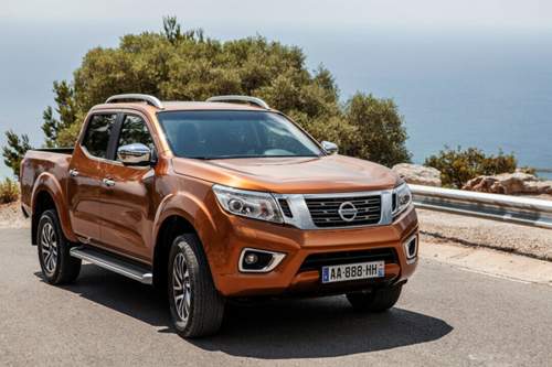 Allrad gehört beim Nissan Navara zur Serienausstattung. Nur die King-Cab-Version (anderthalb Kabinen) kann mit Heckantrieb geordert werden