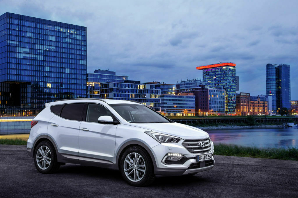 Rein äußerlich hat Hyundai den Santa Fe mit der Modellpflege kaum verändert