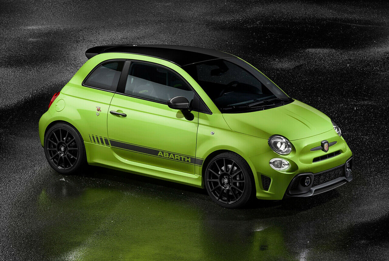 Der geringfügig überarbeitete Abarth 595 ist ab 18.900 Euro erhältlich
