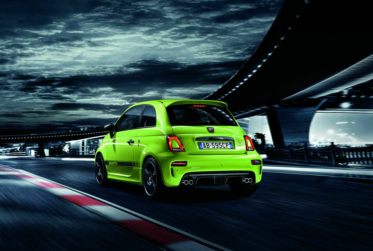 Auch Du, sportlichster 500: Für die Abarth 595-Modelle bietet Fiat künftig eine aktive Klappensteuerung für die Auspuffanlage. Also schöneren Sound auf Knopfdruck
