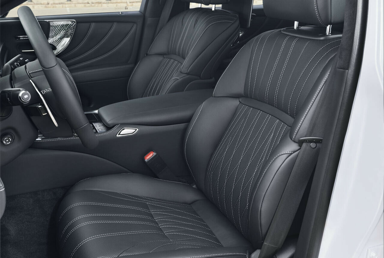Schönes Leder, gute Sitzposition: Innenraum des Lexus LS
