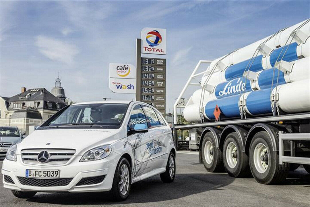 Linde und Daimler wollen zusammen bis Ende 2015 zwanzig neue Wasserstofftankstellen errichten