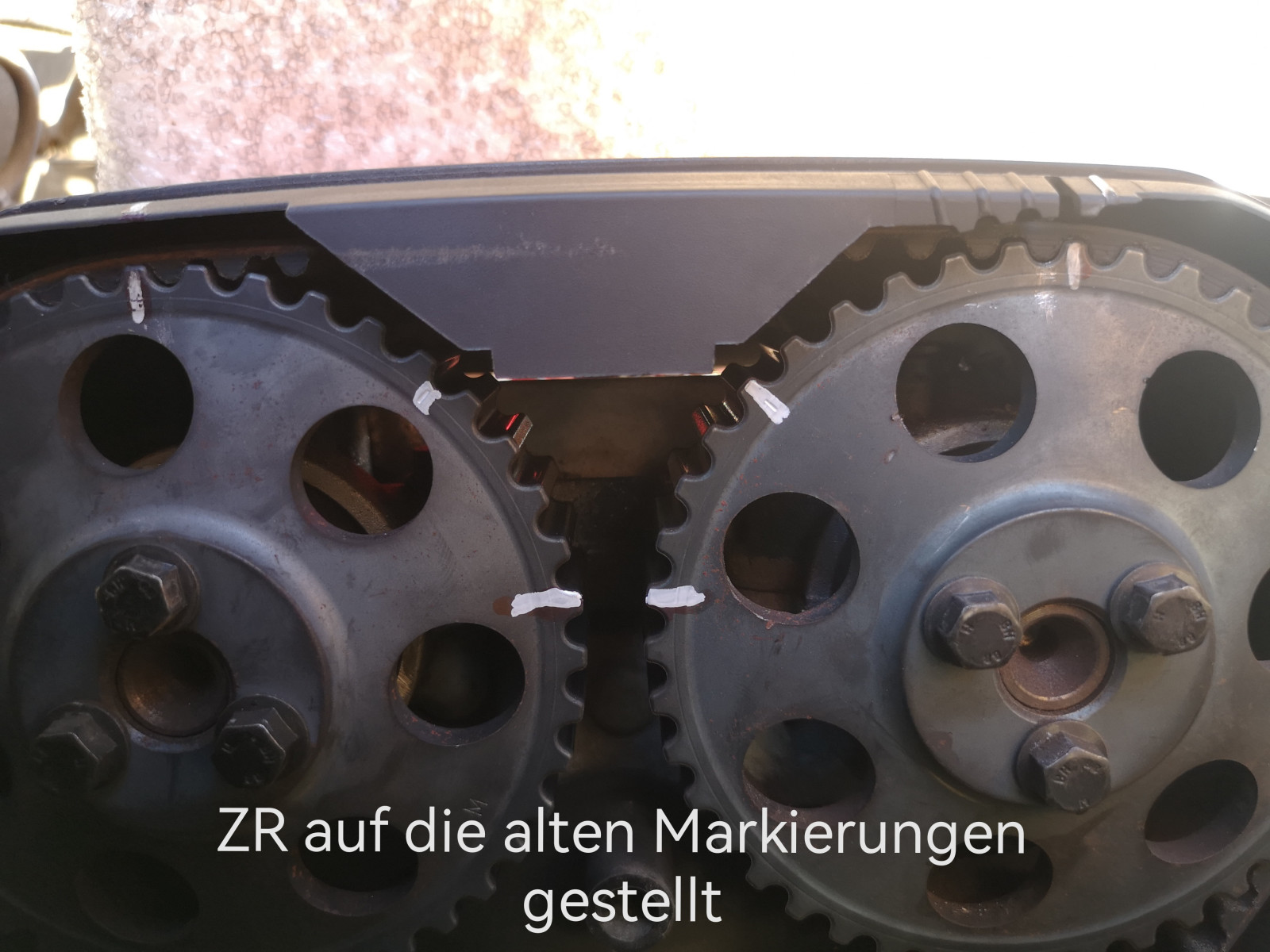 Mein Motor Volvo V70 (L) klackert nach dem Zahnriemenwechsel