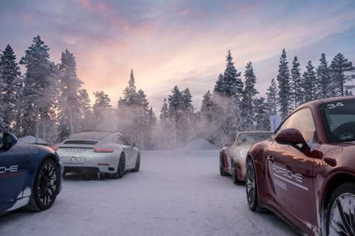 Porsche-driving-experience-ice