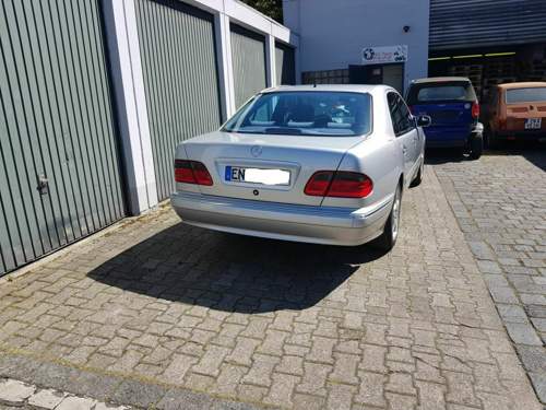 W210 Bild 1