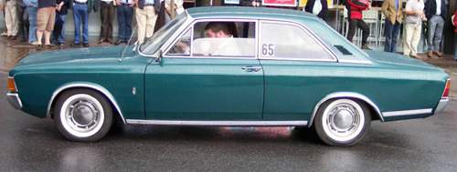 Ford-20m-xl-2door-green-l