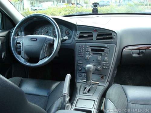 Volvo-v70
